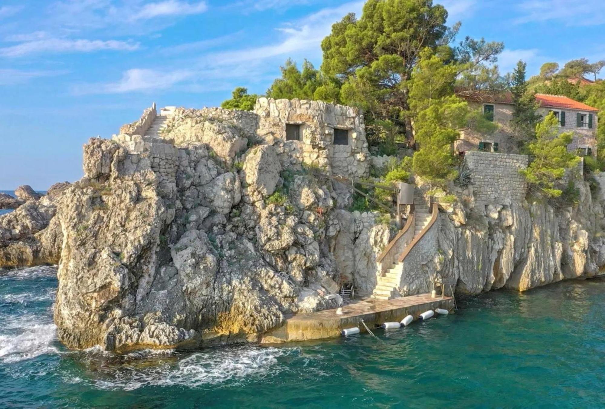 Apartment Seafront Mountain Budva