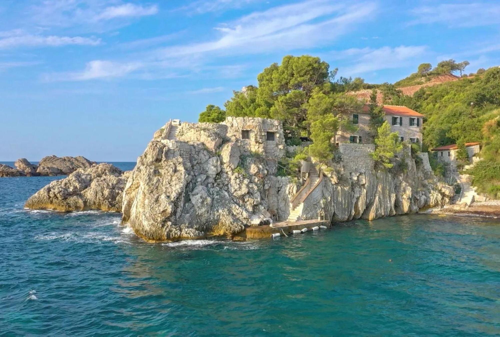 Seafront Mountain * Budva